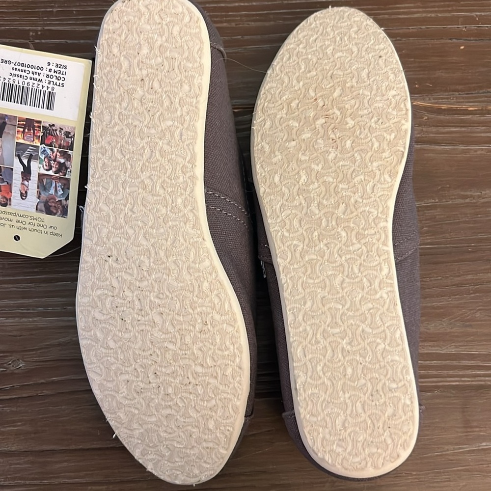 NWT TOMS Classic - Ash - Picture 6 of 8